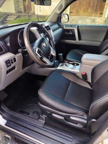 Vendo toyota runner 2013 de toyosa impecable cel 75018362 3 filas de asiento 4x4 radio android cámara de retro pisos bandeja llantas nuevas perfecto estado1113764078