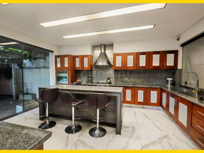  exclusiva residencia con piscina propia.590658671