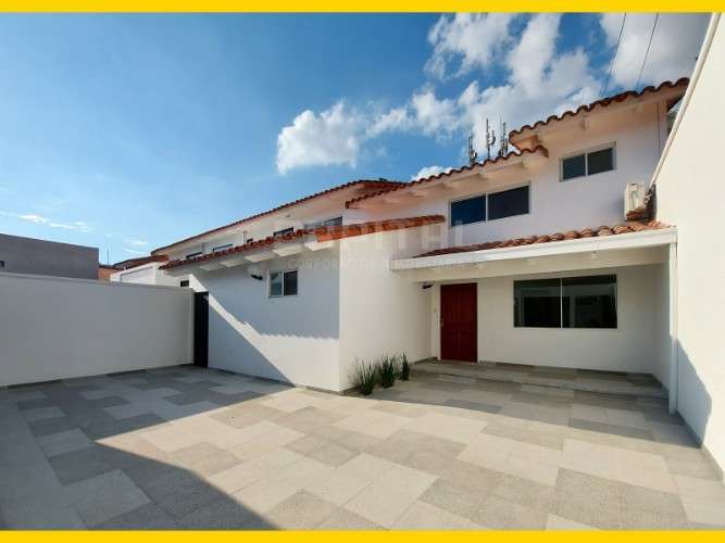 Casa en alquiler en barrio las palmas1206909714