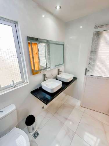 Casa amoblada en alquiler – condominio palmas del urubo iii1458036603