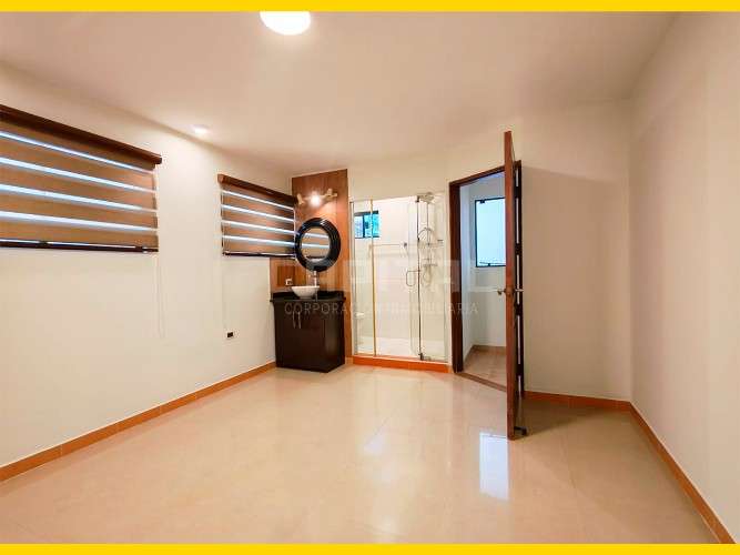 Amplia casa en alquiler para oficinas en equipetrol407790698