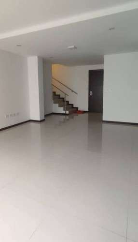 Casa en alquiler de 3 suites en condominio jardines del norte 6853070372