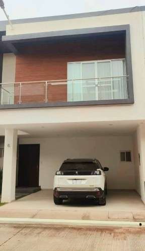 Casa en alquiler de 3 suites en condominio jardines del norte 6853070372