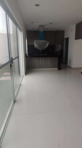 Casa en alquiler de 3 suites en condominio jardines del norte 6853070372