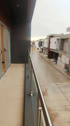 Casa en alquiler de 3 suites en condominio jardines del norte 6853070372