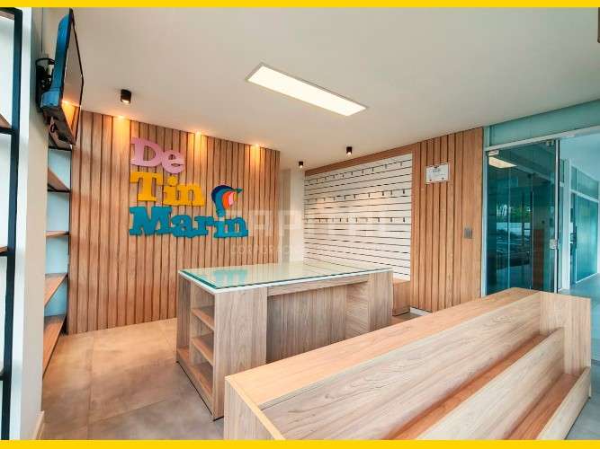 Local comercial en alquiler zona avenida beni240840843