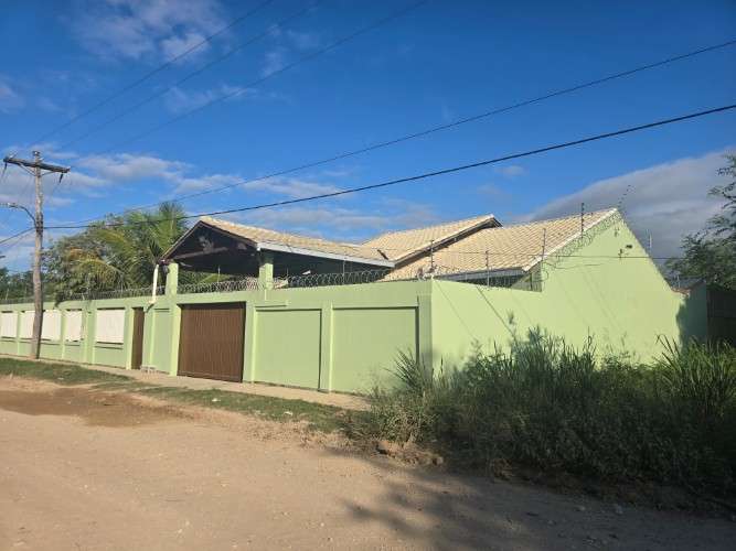 Amplia casa de 14 habitaciones en venta zona sur, barrio exclusivo130927656
