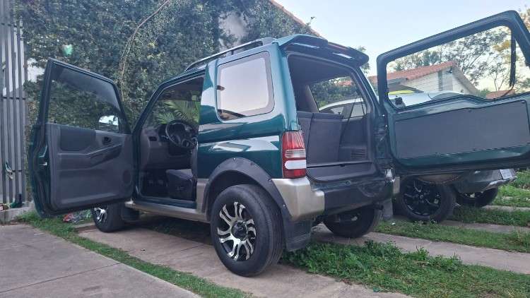 Jeep mitsubishi pajero jr 1100 cc142567013