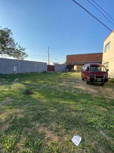 Casa en alquiler en zona av 3 pasos al frente1023971876