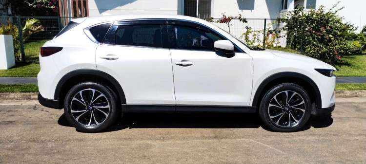 Vendo o permuto vagoneta mazda cx5 2024 de imcruz cel 75018362 version full 4x4 caja automatica motor 2000 3 modos de manejo eco normal y sport pisos bandeja  equipo bosse original de fabrica aros bi tono originales 19 camara de retro radio cardplay e222304197