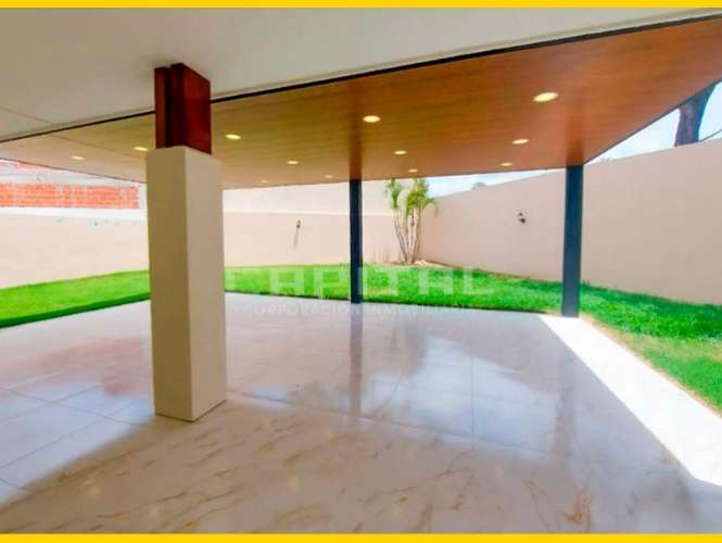 Amplia casa de una planta en alquiler en condominio fontana la riviera 12100313249