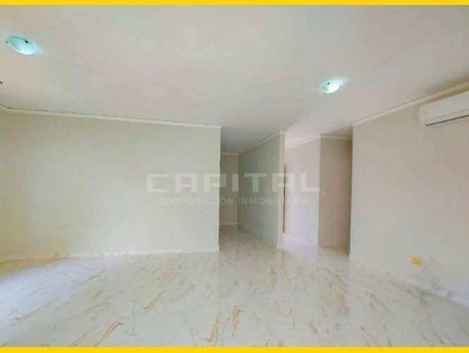 Amplia casa de una planta en alquiler en condominio fontana la riviera 12100313249
