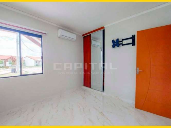 Amplia casa de una planta en alquiler en condominio fontana la riviera 12100313249