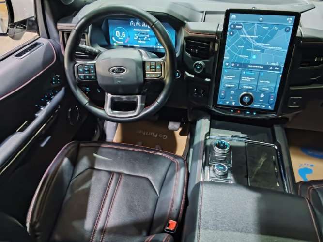 Super oferta .. ford expedition limited ¨black edition¨... la mas full.. precio 119.000 $us..t.c.7, solo 20.800 kms.. 1362197188