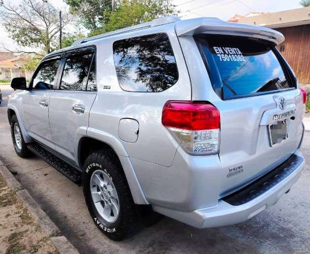 Vendo toyota runner 2013 de toyosa impecable cel 75018362 3 filas de asiento 4x4 radio android cámara de retro pisos bandeja llantas nuevas perfecto estado1113764078