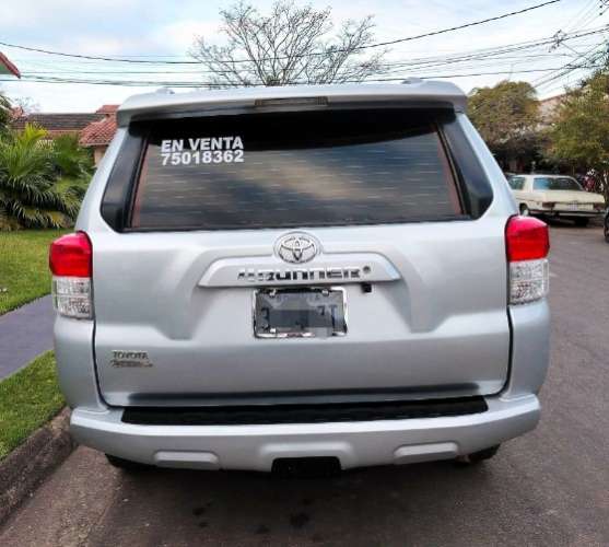 Vendo toyota runner 2013 de toyosa impecable cel 75018362 3 filas de asiento 4x4 radio android cámara de retro pisos bandeja llantas nuevas perfecto estado1113764078