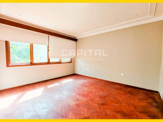 Casa para empresa o negocio en alquiler zona equipetrol724173704