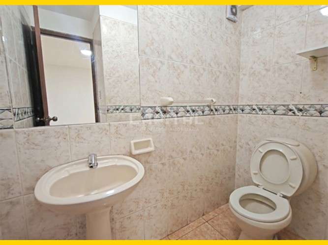 Locales comerciales en alquiler sobre avenida beni482935376
