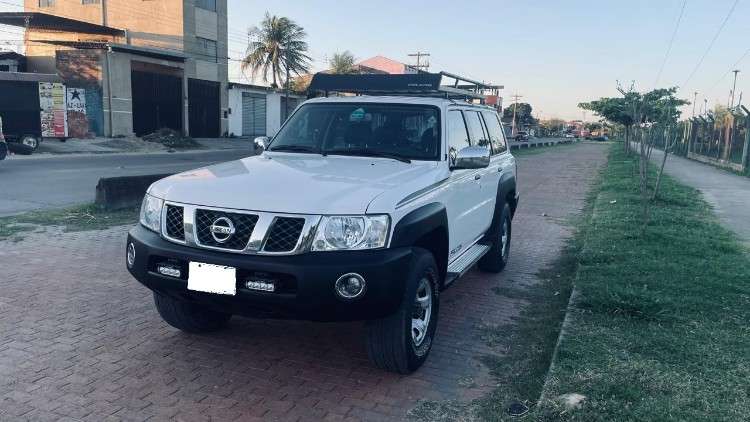 2017 vagoneta nissan patrol 4x4 - vidrios con protección uv 99%1288765898