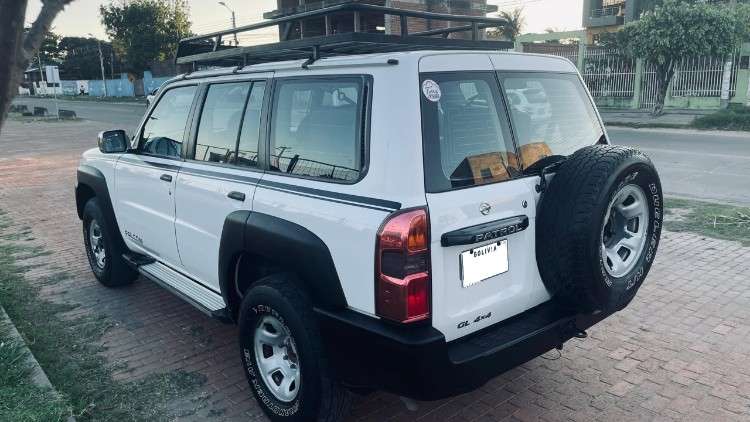 2017 vagoneta nissan patrol 4x4 - vidrios con protección uv 99%1288765898