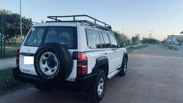 2017 vagoneta nissan patrol 4x4 - vidrios con protección uv 99%1288765898