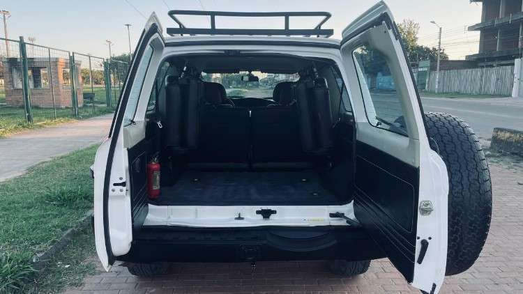 2017 vagoneta nissan patrol 4x4 - vidrios con protección uv 99%1288765898
