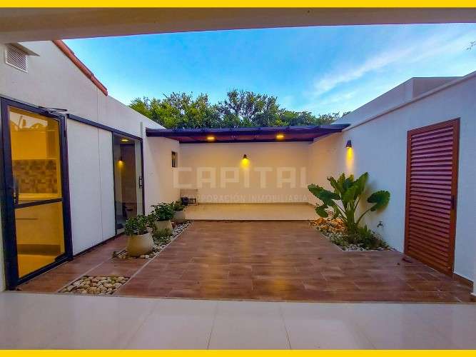 Amplia casa en alquiler en condominio almeria beni1633062848
