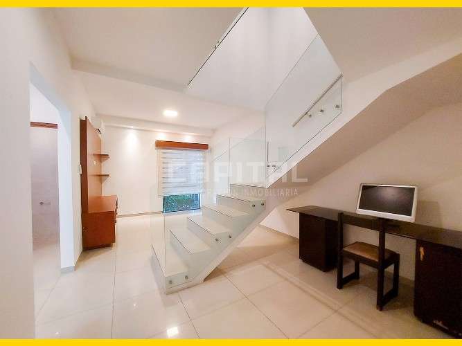 Amplia casa en alquiler en condominio almeria beni1633062848