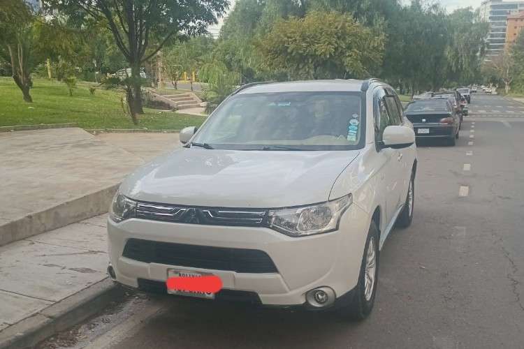 Mitsubishi outlander 2015 automática - potencia y confort1368896542