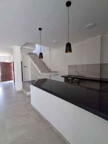 Casa a estrenar en venta en condominio zona norte526280992