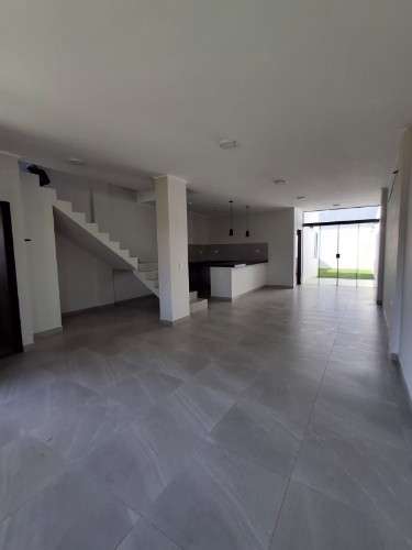 Casa a estrenar en venta en condominio zona norte526280992