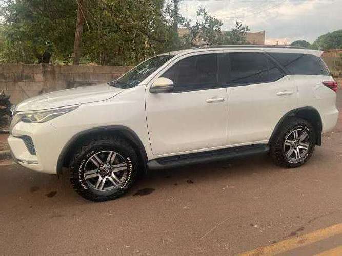 Toyota fortuner 2024 4x4 automática - potencia y aventura1988886243