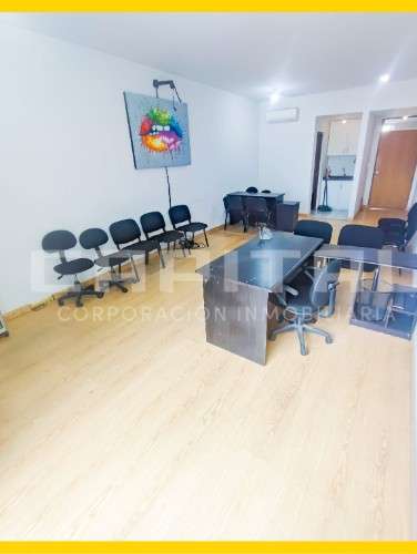 En edificio tres carabelas alquilo oficina1070838681