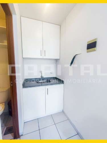 En edificio tres carabelas alquilo oficina1070838681