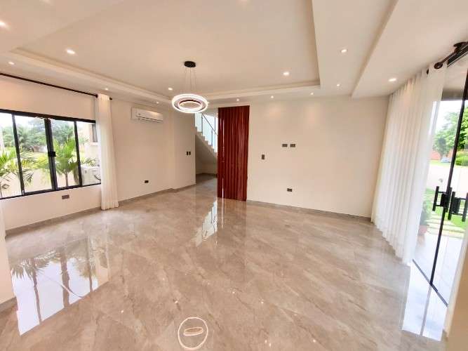 Urubó - casa en venta de 3 suites1489687089