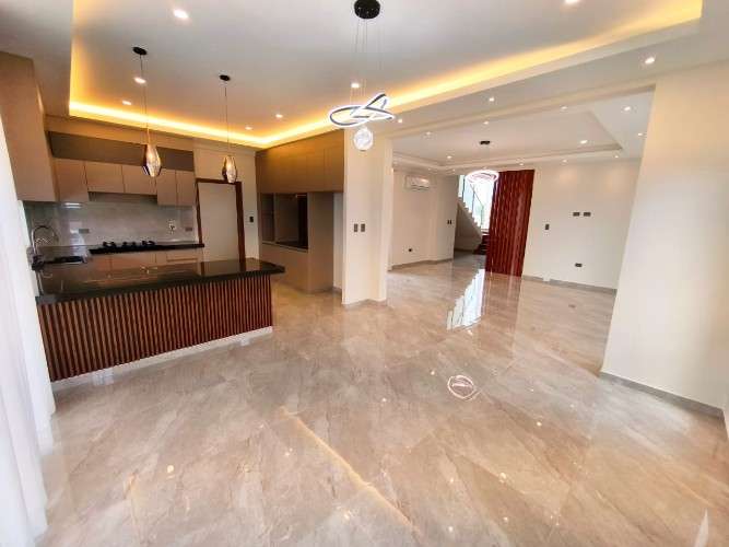 Urubó - casa en venta de 3 suites1489687089