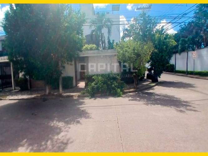 Casa en venta a precio de terreno zona alemana en esquina1373104782