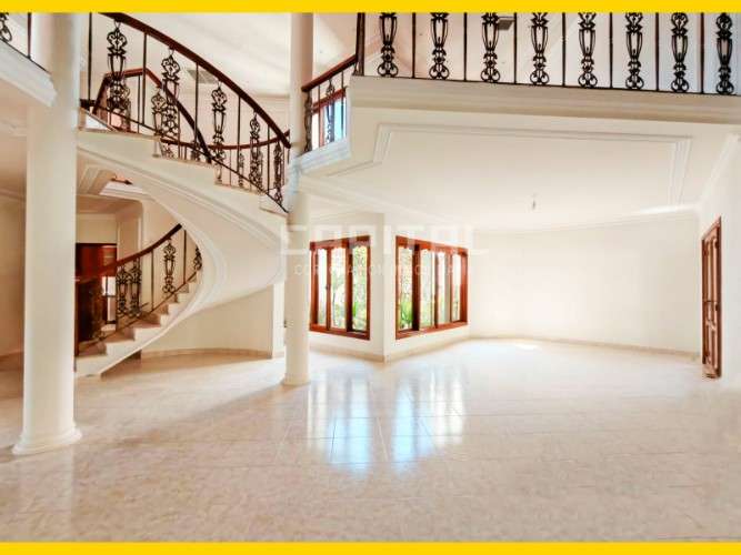 Casa para empresa o negocio en alquiler zona equipetrol724173704