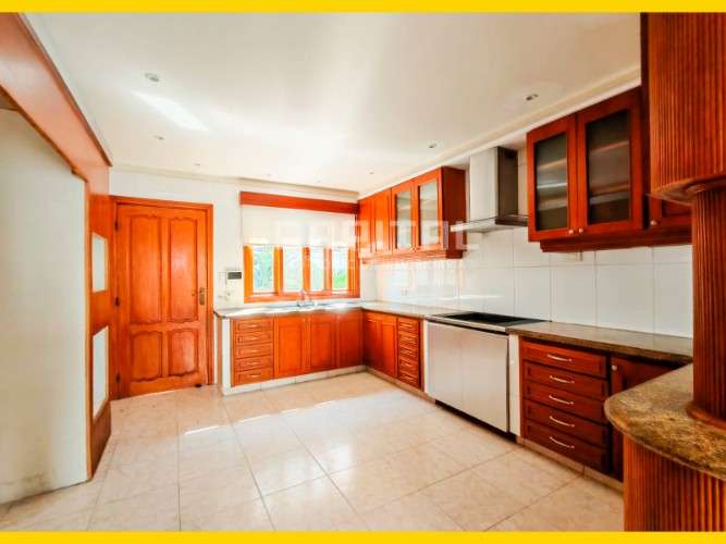 Casa para empresa o negocio en alquiler zona equipetrol724173704