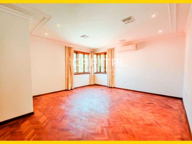 Casa para empresa o negocio en alquiler zona equipetrol724173704