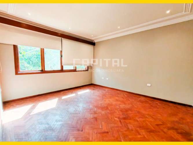 Casa para empresa o negocio en alquiler zona equipetrol724173704