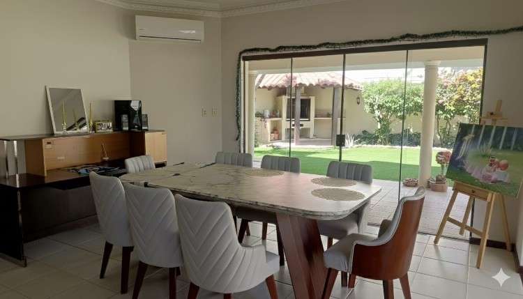 Amplia casa en venta inmediaciones de las palmas1390459242