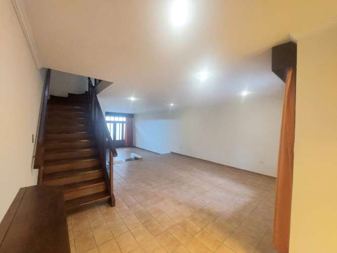  casa en alquiler de 3 dormitorios en condominio523697552