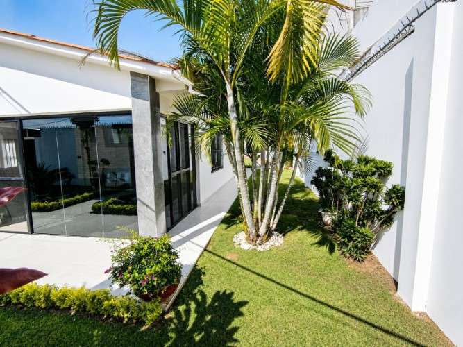 Amplia casa en alquiler para vivienda y/o empresa1062070241