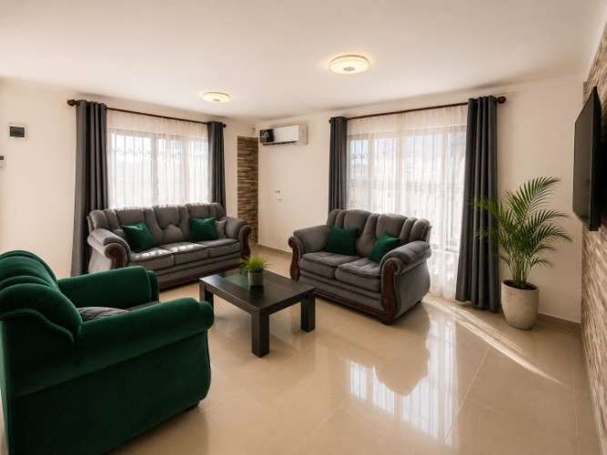 Amplia casa en alquiler para vivienda y/o empresa1062070241