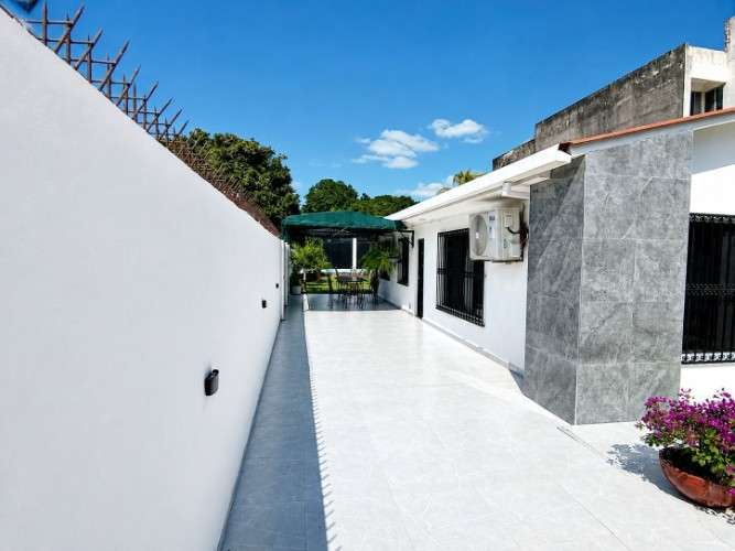 Amplia casa en alquiler para vivienda y/o empresa1062070241