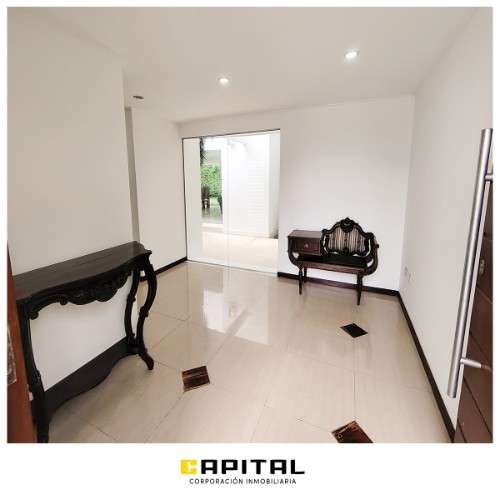 Colinas del urubo i – amplia casa amoblada en alquiler976670431