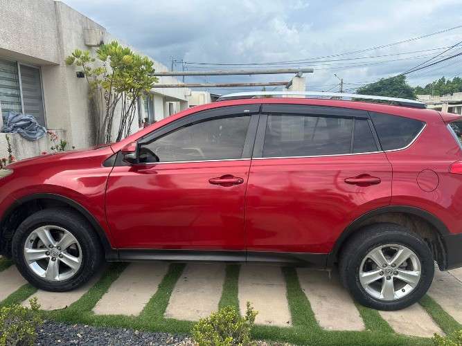 Toyota rav4 modelo 2015 color rojo 2015666489