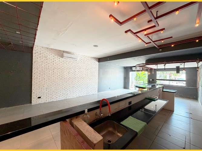 Local comercial sobre avenida los cusis18416080