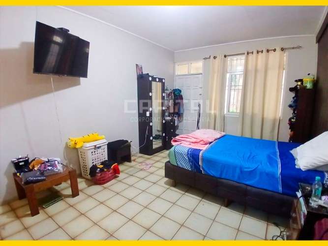 Sobre la av. la barranca entre 3er y 4to anillo. vendo casa a precio de terreno548361367